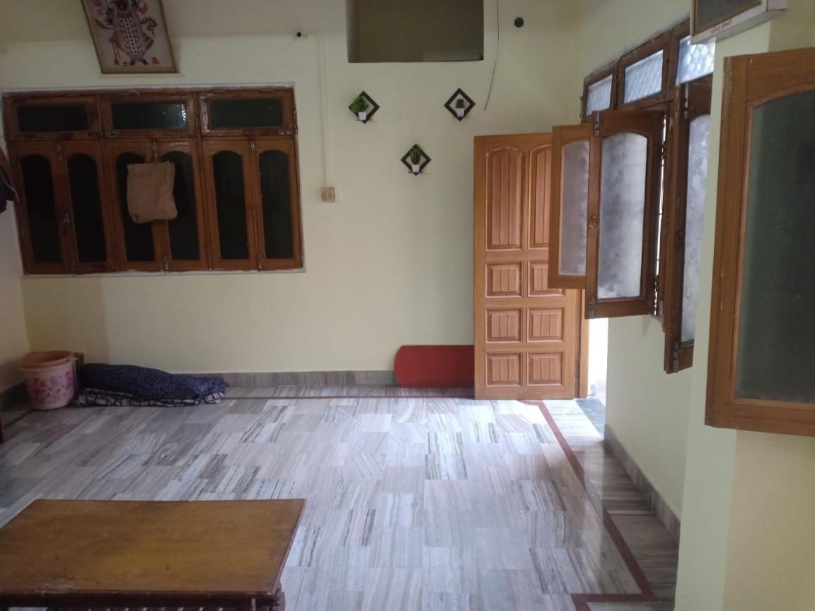 Shree Ji Niwas Apartamento Varanasi Exterior foto