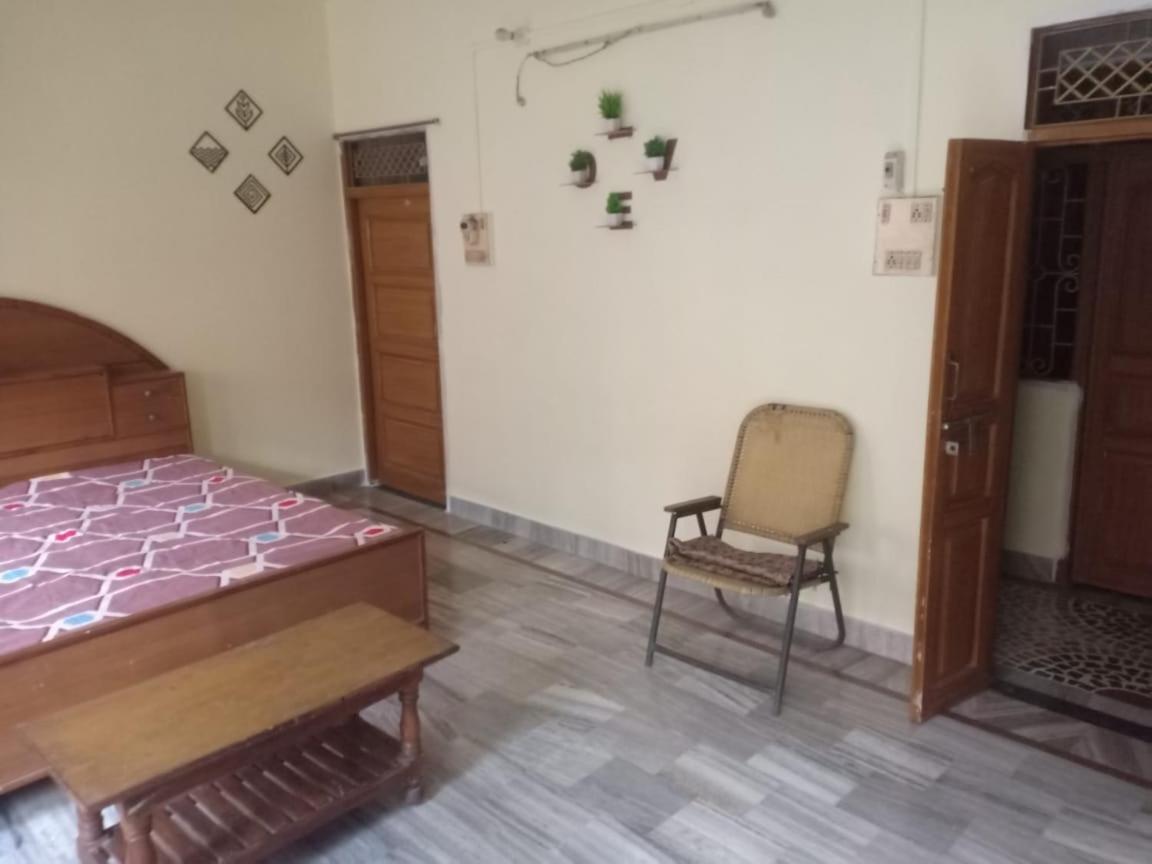 Shree Ji Niwas Apartamento Varanasi Exterior foto